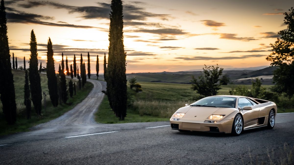 Hrdina z plakátu slaví 35. narozeniny: Ďábelské Lamborghini bylo pro značku přelomem, milujeme ho dodnes